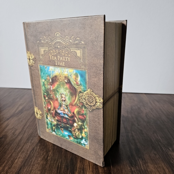 Tea Party Time Puzzle 1000pc | Alice in Wonderland Themed - Picture 4 of 5